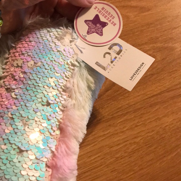 LOVE2DESIGN reversible sequin/plush letter L!NWT - Picture 2 of 4